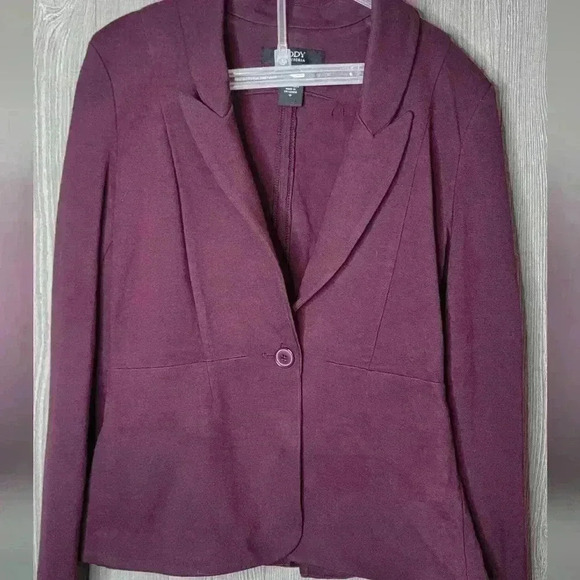 Body by Victoria  cranberry colored blazer size small. - Picture 1 of 3